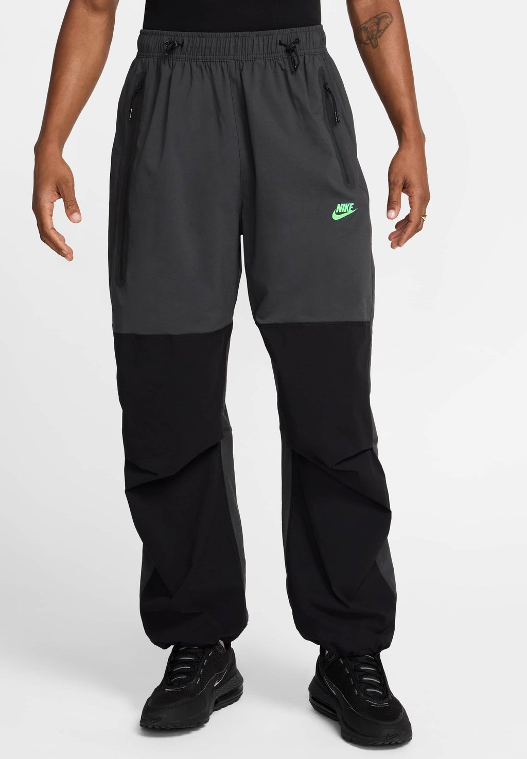 

Спортивные брюки Nike Sportswear, антрацит