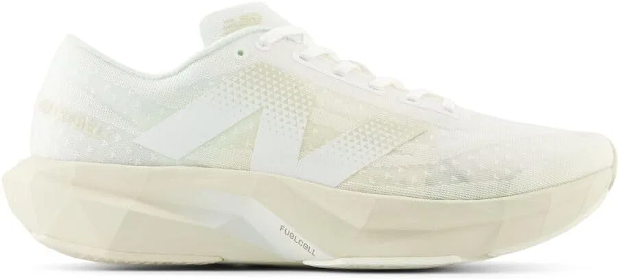 Женские беговые кроссовки New Balance FuelCell Rebel V4, White Linen Sea Salt — фото 3