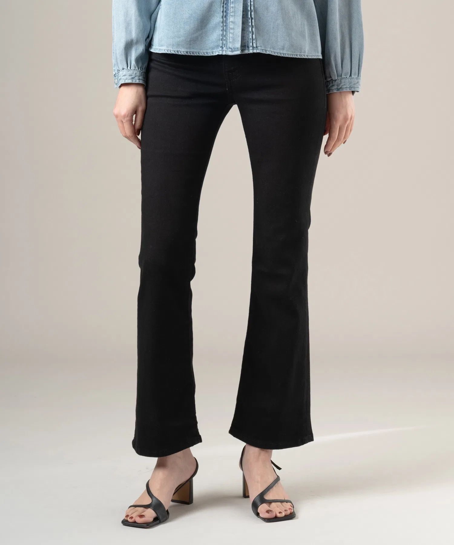 Джинсы Levi's 725™ с высокой посадкой и расклешенными штанинами, черные, цвет Midnight Gaze