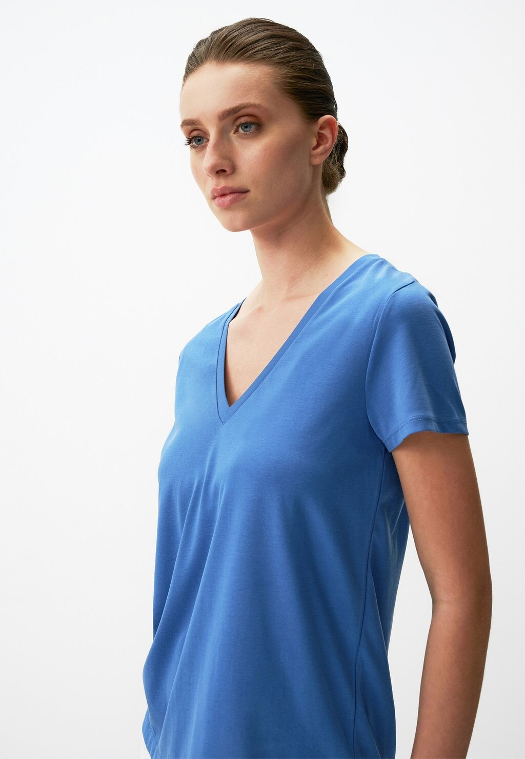 

Базовая футболка STRAIGHT FIT V NECK SHORT SLEEVED Jimmy Key, синий
