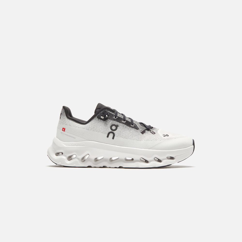 Кроссовки On Running WMNS Cloudtilt, цвет Black/Ivory