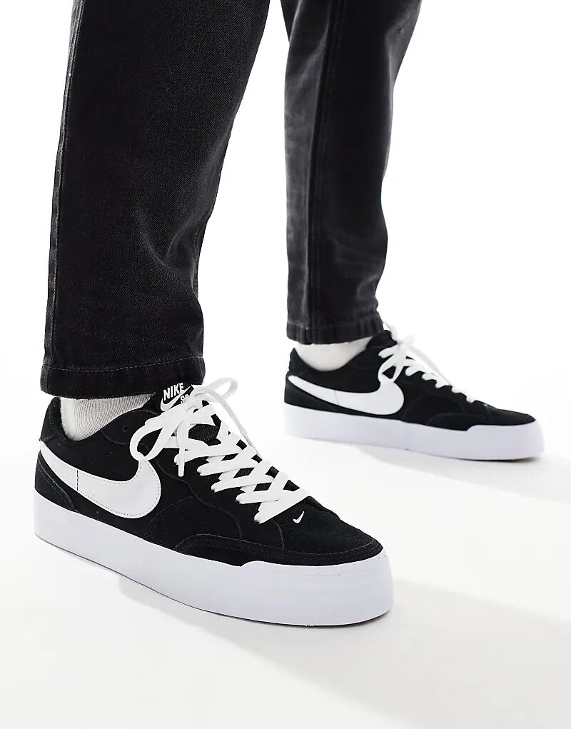 

Кроссовки Zoom Pogo Plus в черном и белом цвете Nike SB