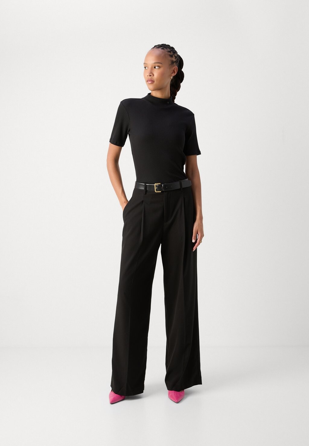 

Принт на футболке CORE MOCK NECK RIB Scotch & Soda, черный