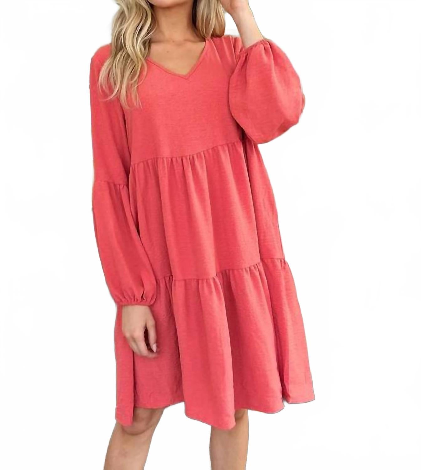 

Платье с V-образным вырезом, рукавами-фонариками и ярусами в коралловом цвете Double Take