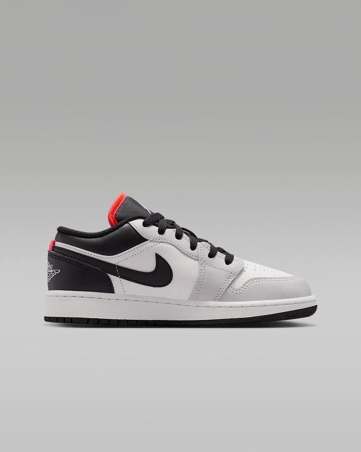 Кроссовки Air Jordan 1 Low для детей старшего возраста, Black/Summit White/Infrared 23/Black — фото 3