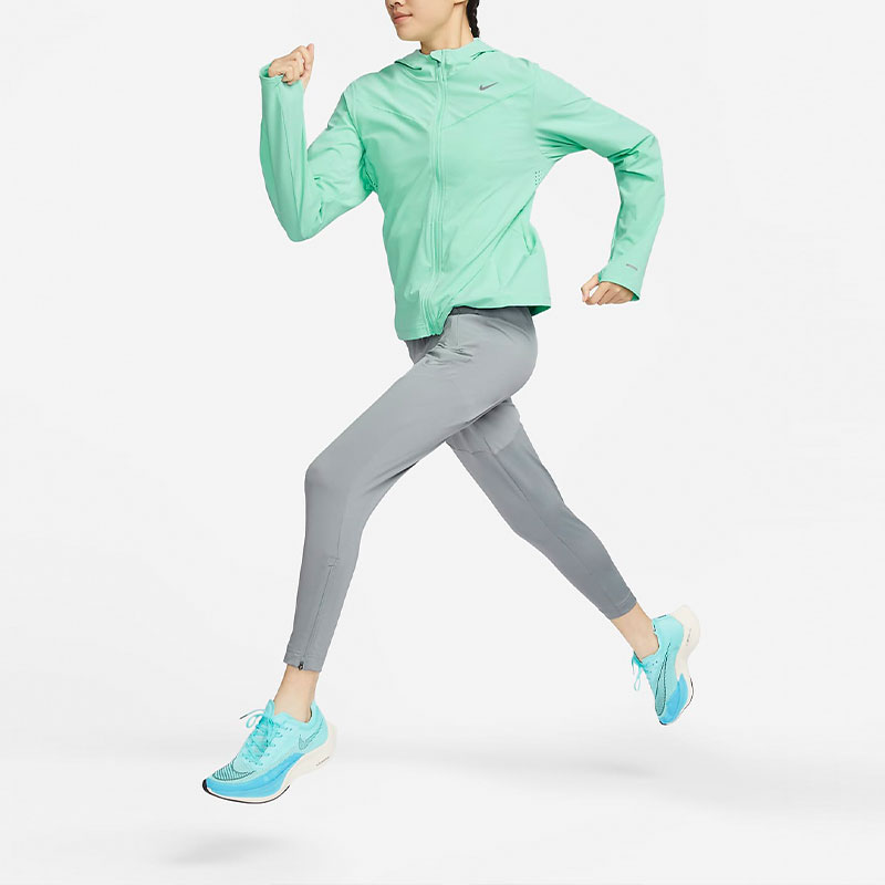 Быстросохнущая одежда с защитой от солнца для женщин Rise Emerald Green Nike, Rising Emerald Green — фото 4