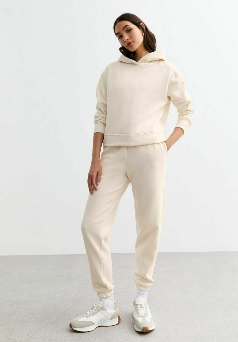 

Спортивные брюки ELASTICATED WAIST CUFFED JOGGERS New Look, слоновая кость