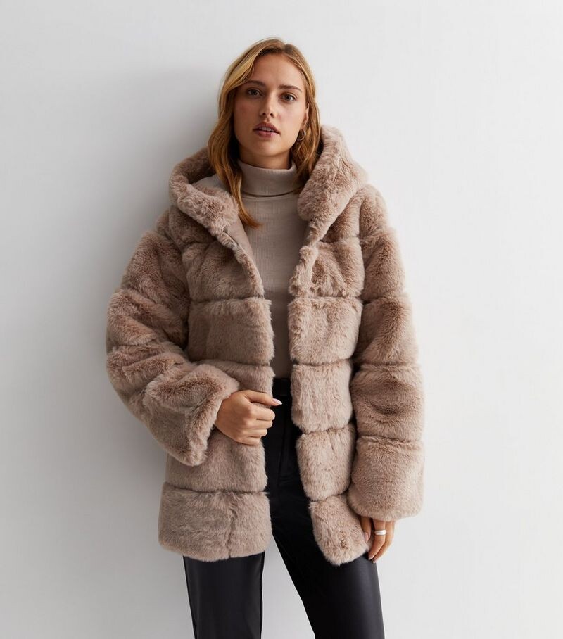 

Gini London Коричневое пальто с капюшоном из искусственного меха Gini London, коричневый