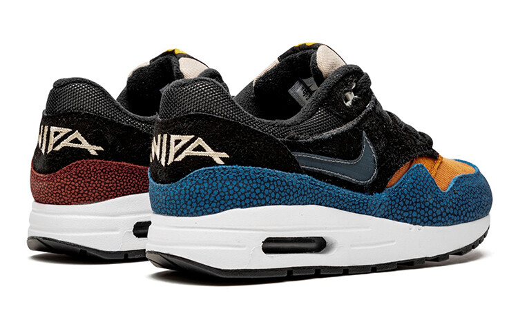 Кроссовки Nike Air Max 1 для женщин — фото 4