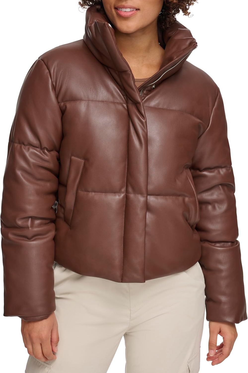 

Levi's Женская короткая куртка-пуховик с стежкой из экокожи, Chocolate Brown