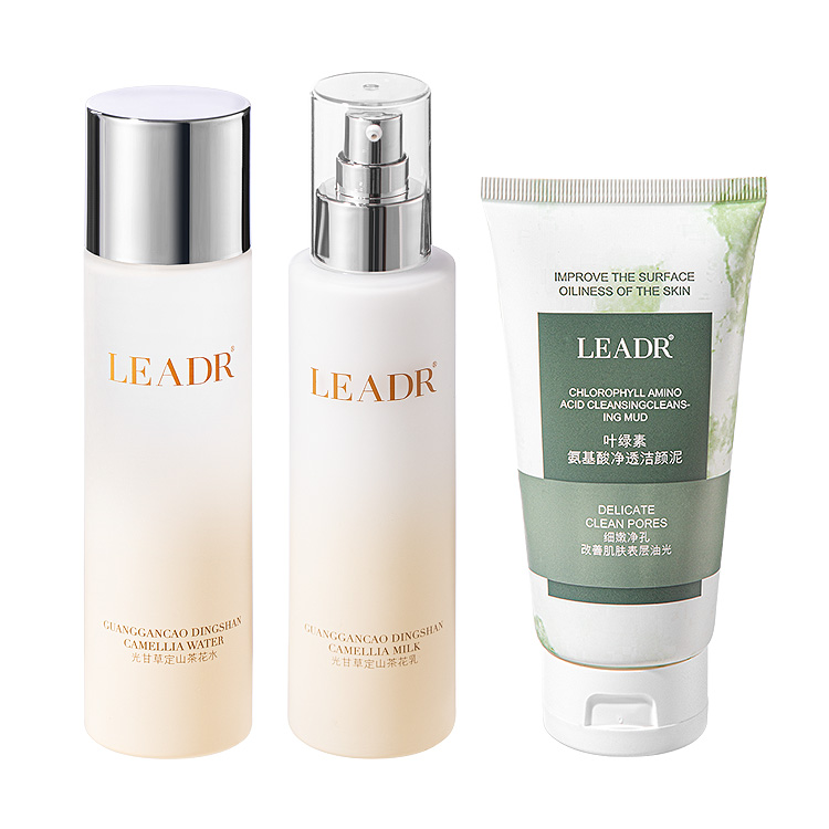 

Наборы для ухода за кожей Unisex LEADR