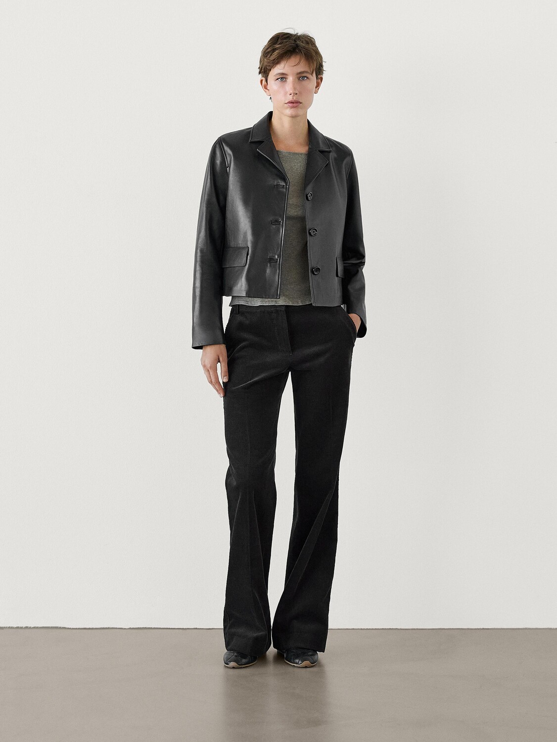 

Куртка из кожи наппа с пуговицами Massimo Dutti, черный