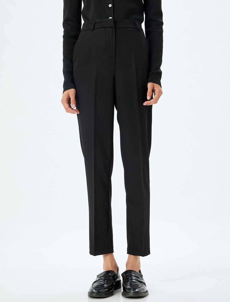 

Брюки Koton Regular Pleated Pants, черный