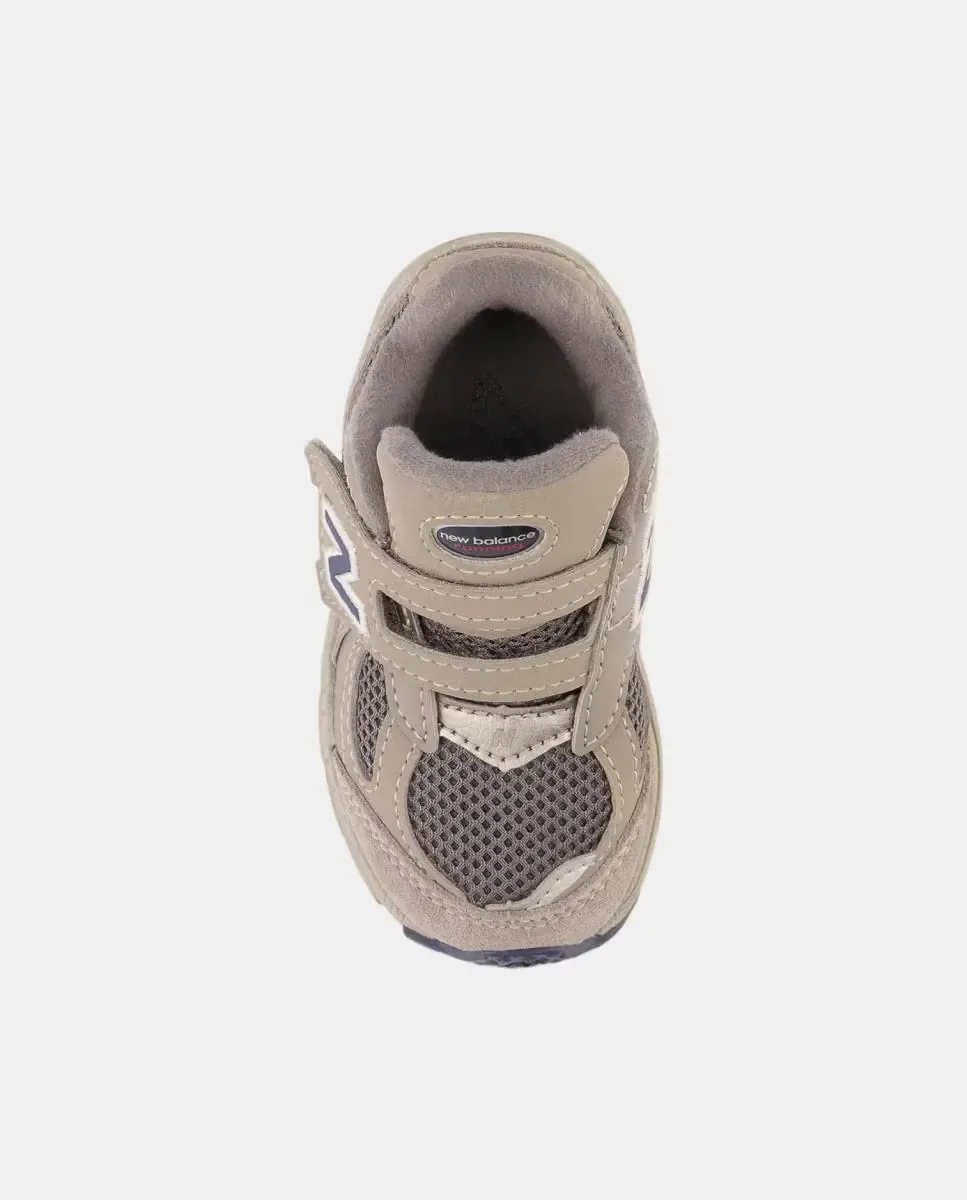 Детская повседневная кроссовка 2002 с застежкой-липучкой Hook & Loop от New Balance, Marrón Topo — фото 3