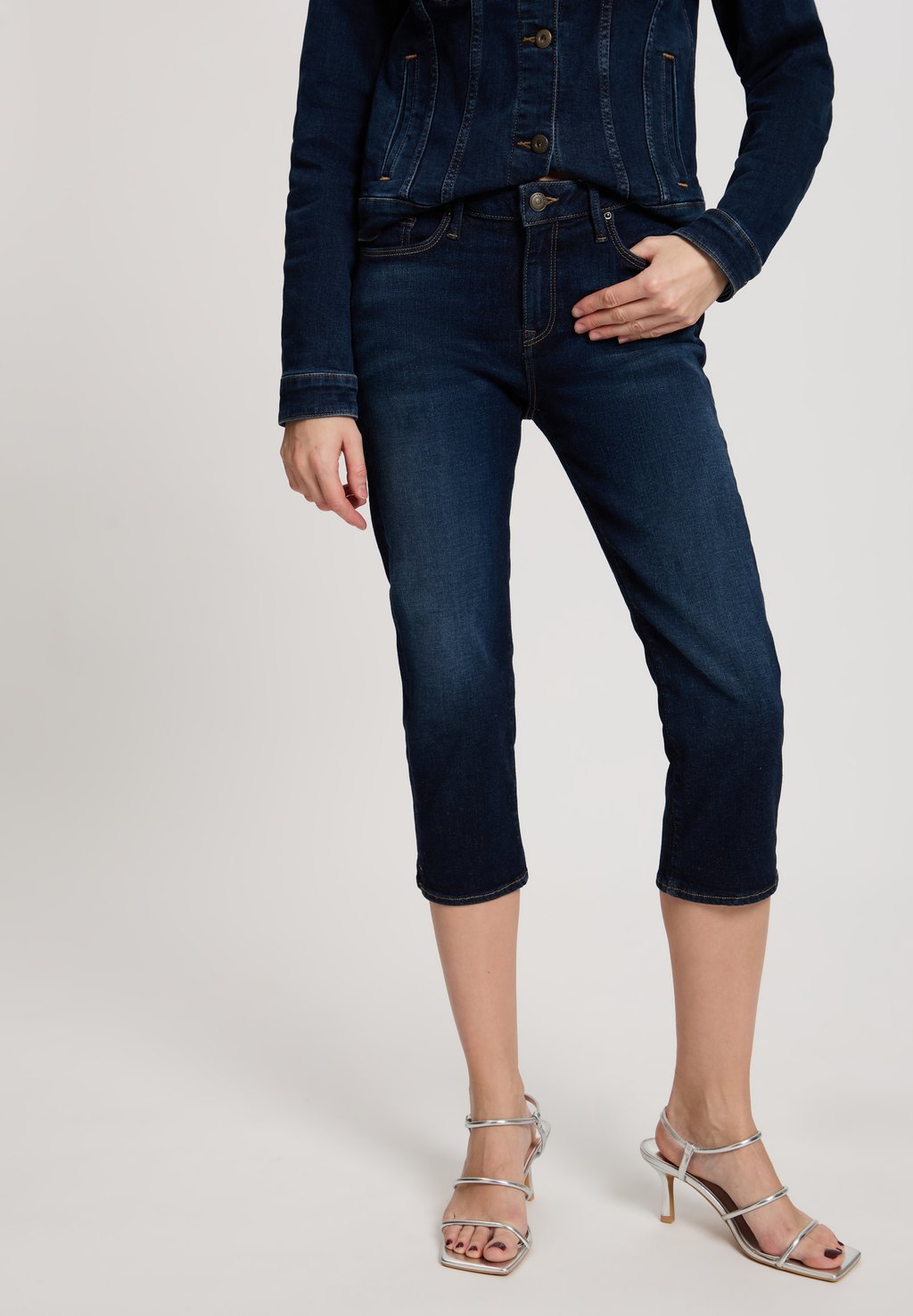 

Джинсовые шорты AMBER Cross Jeans, цвет Vintage Blue