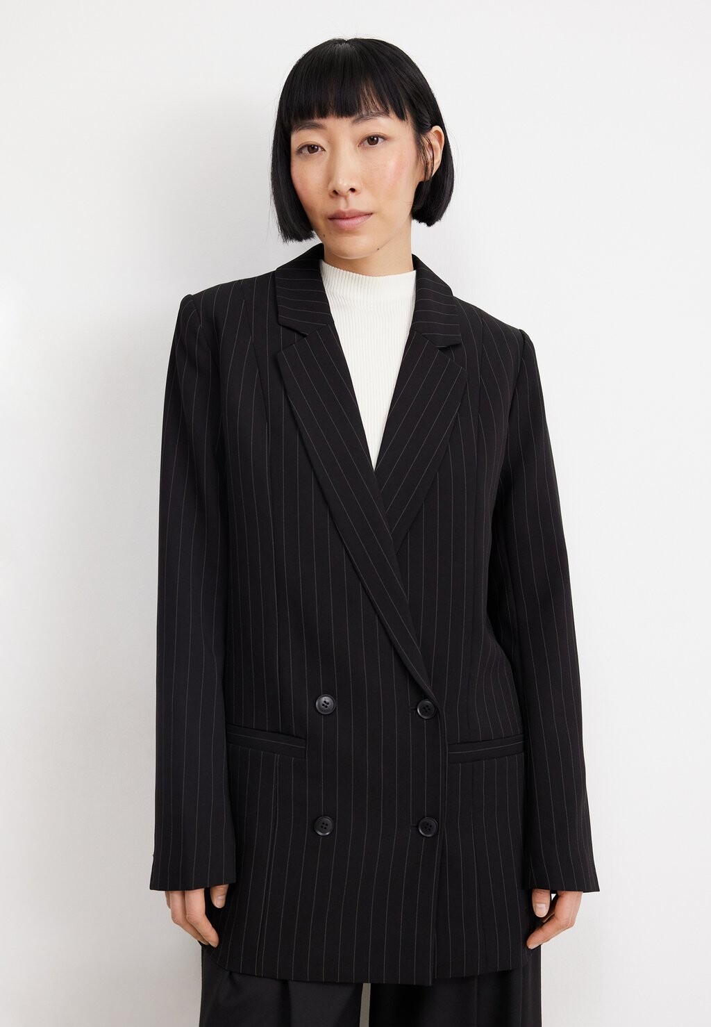 

Блейзер Joellegz Pinstripe Gestuz, черный
