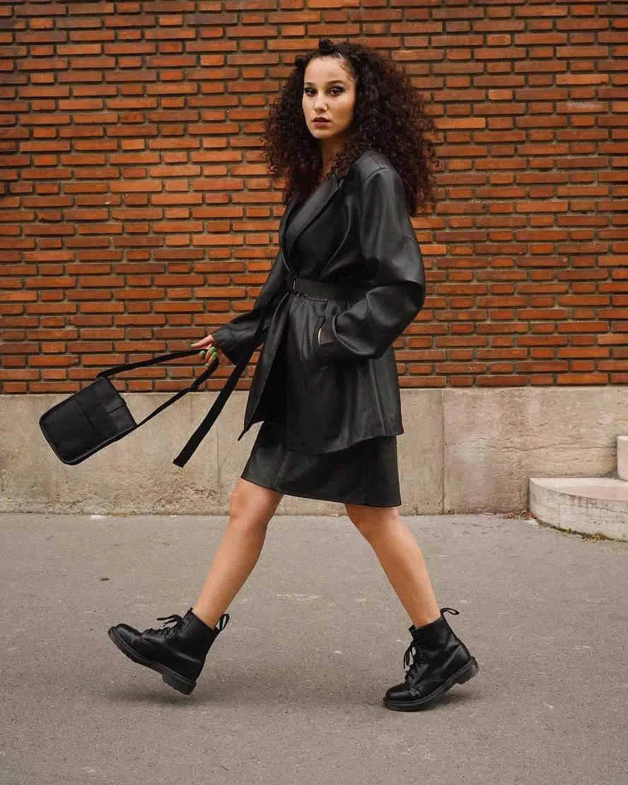 Ботинки на шнуровке из гладкой кожи Mono 1460 Dr Martens, черный — фото 4