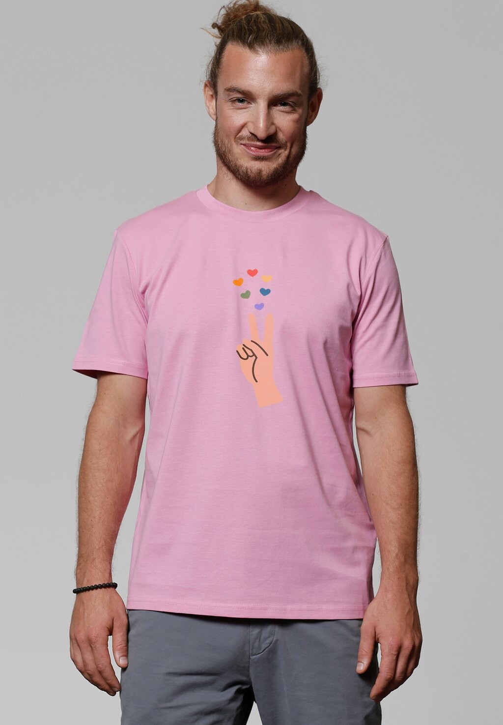 

Футболка с принтом SPREAD LOVE watapparel, светло-розовый