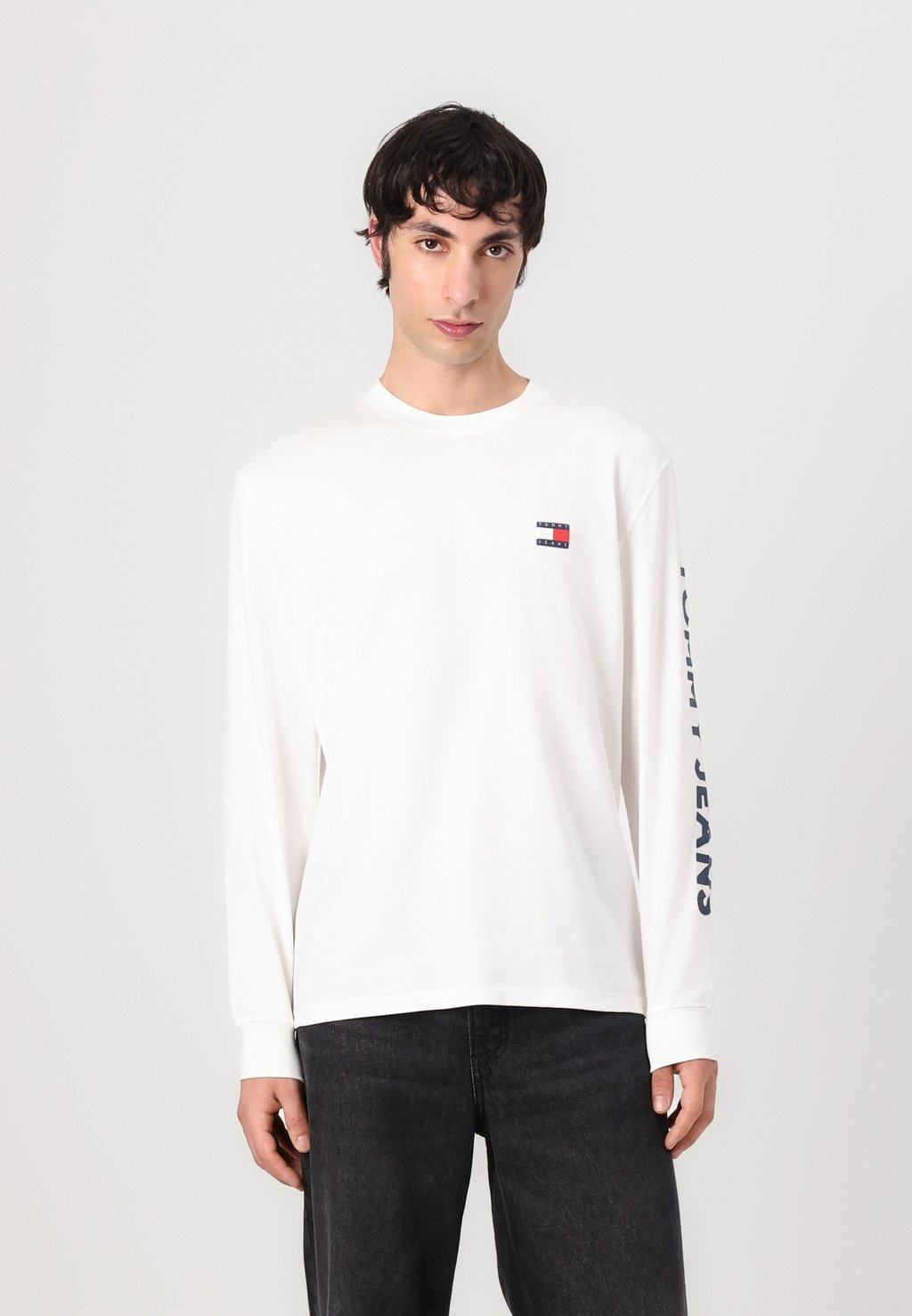 

Лонгслив Tommy Jeans, кремовый