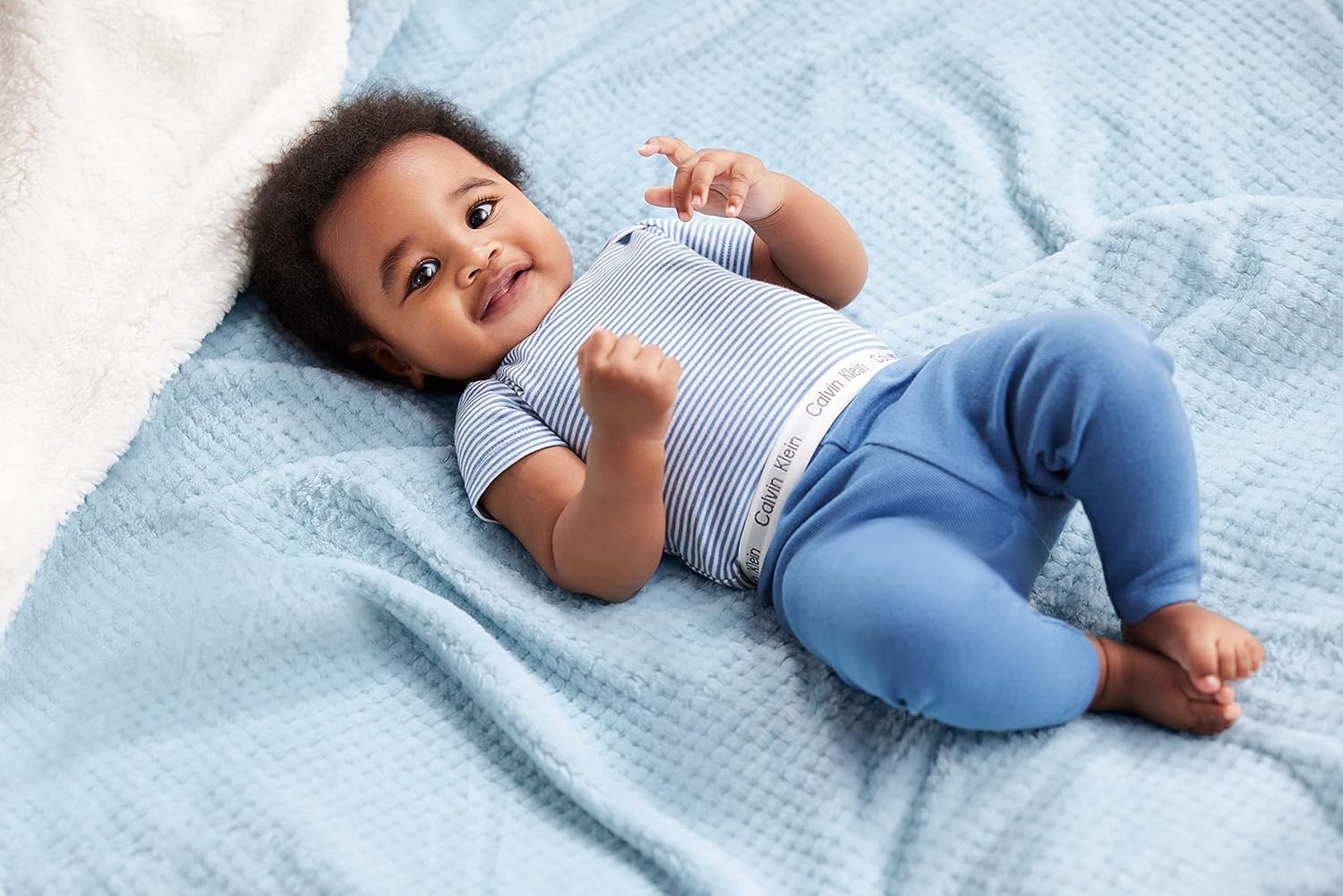 Комплект из 3 хлопковых брюк Calvin Klein Baby-Boys, повседневная одежда, ультрамягкие и удобные., Baby Blue/Coronet Blue — фото 2
