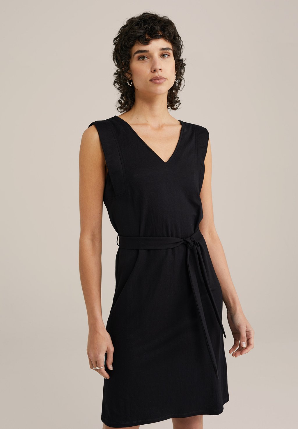 

Повседневное платье WE Fashion, черный