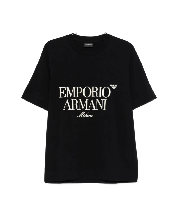 

Футболка из плотного трикотажа с вышитым тисненым логотипом. Emporio Armani, черный
