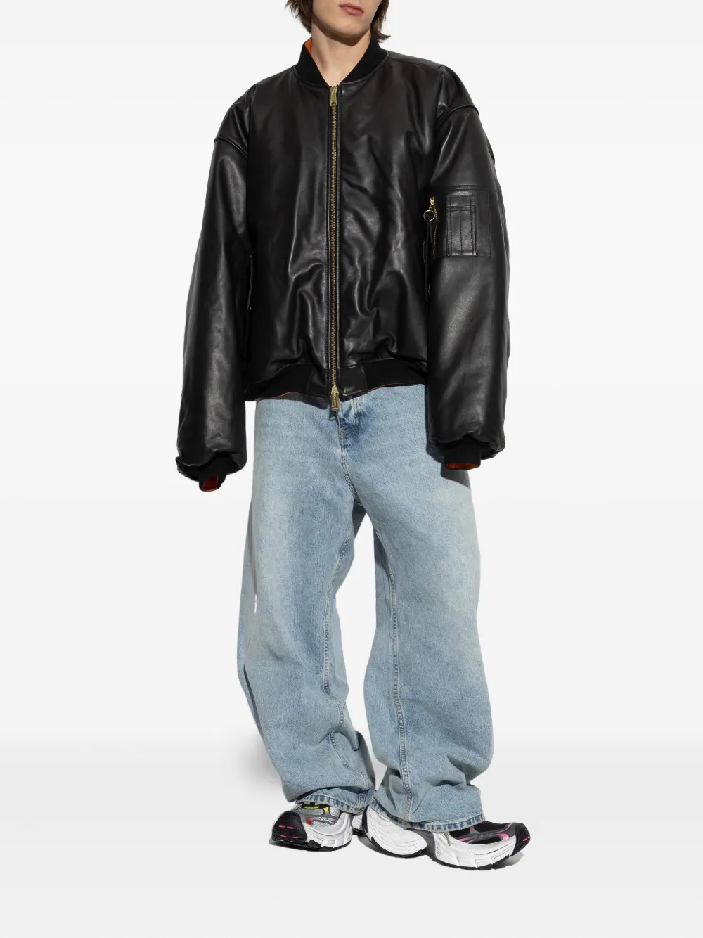 Кожаная куртка-бомбер на молнии VETEMENTS, черный — фото 2
