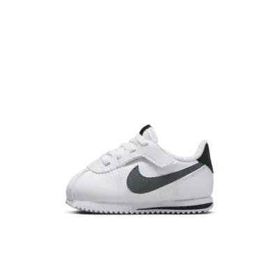 

Кроссовки Nike Cortez EasyOn, цвет White/Black/Vintage Green