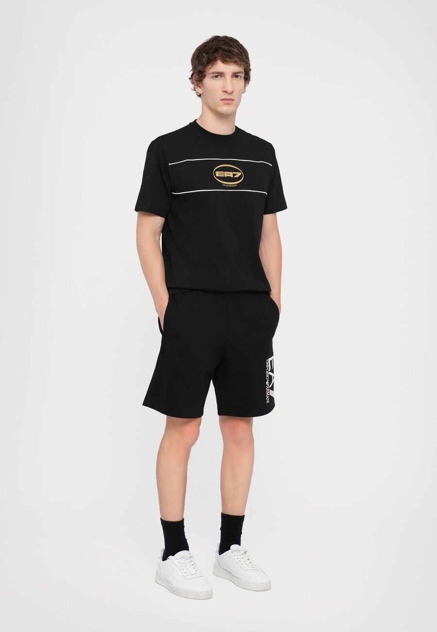 

Спортивная футболка EA7 Emporio Armani TRAIN LOGO SERIES TEE UNISEX, Black/Gold Coloured/Black