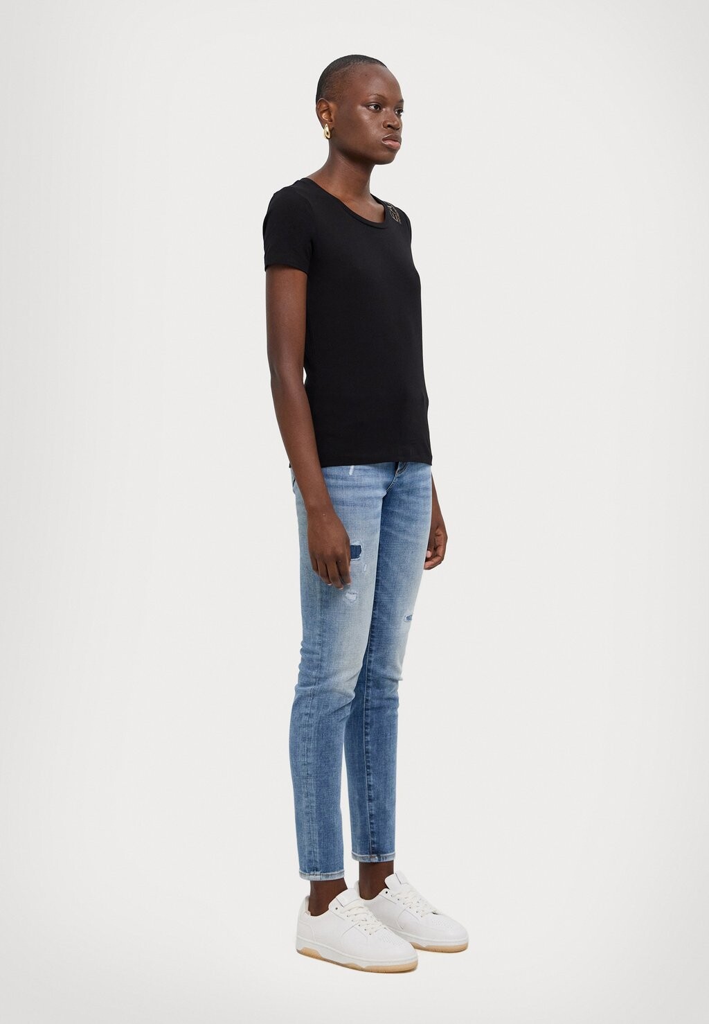 

Принт на футболке EA7 Emporio Armani, черный
