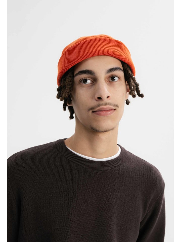 

Короткая вязаная шапка LESH MELA