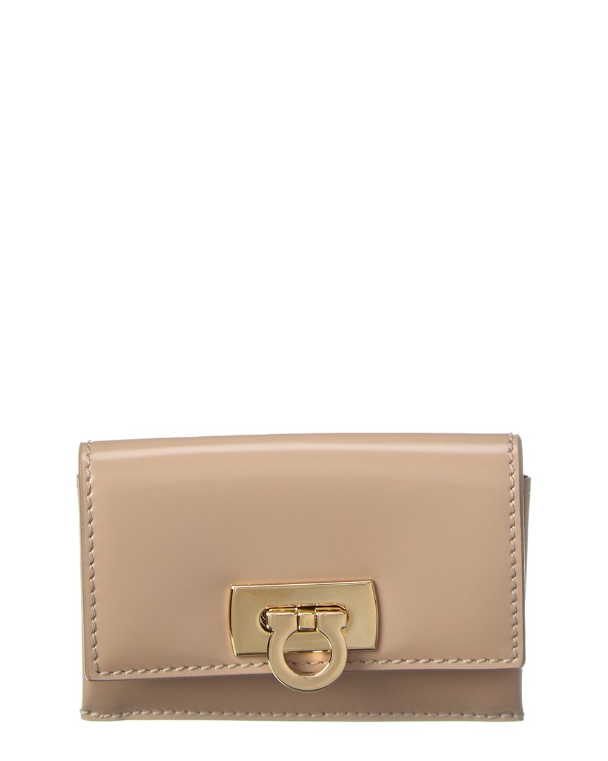 

Кожаный держатель карт Ferragamo Gancini с застежкой Salvatore Ferragamo, бежевый