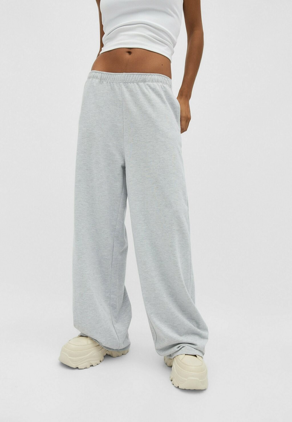 

Спортивные брюки Stradivarius, серый