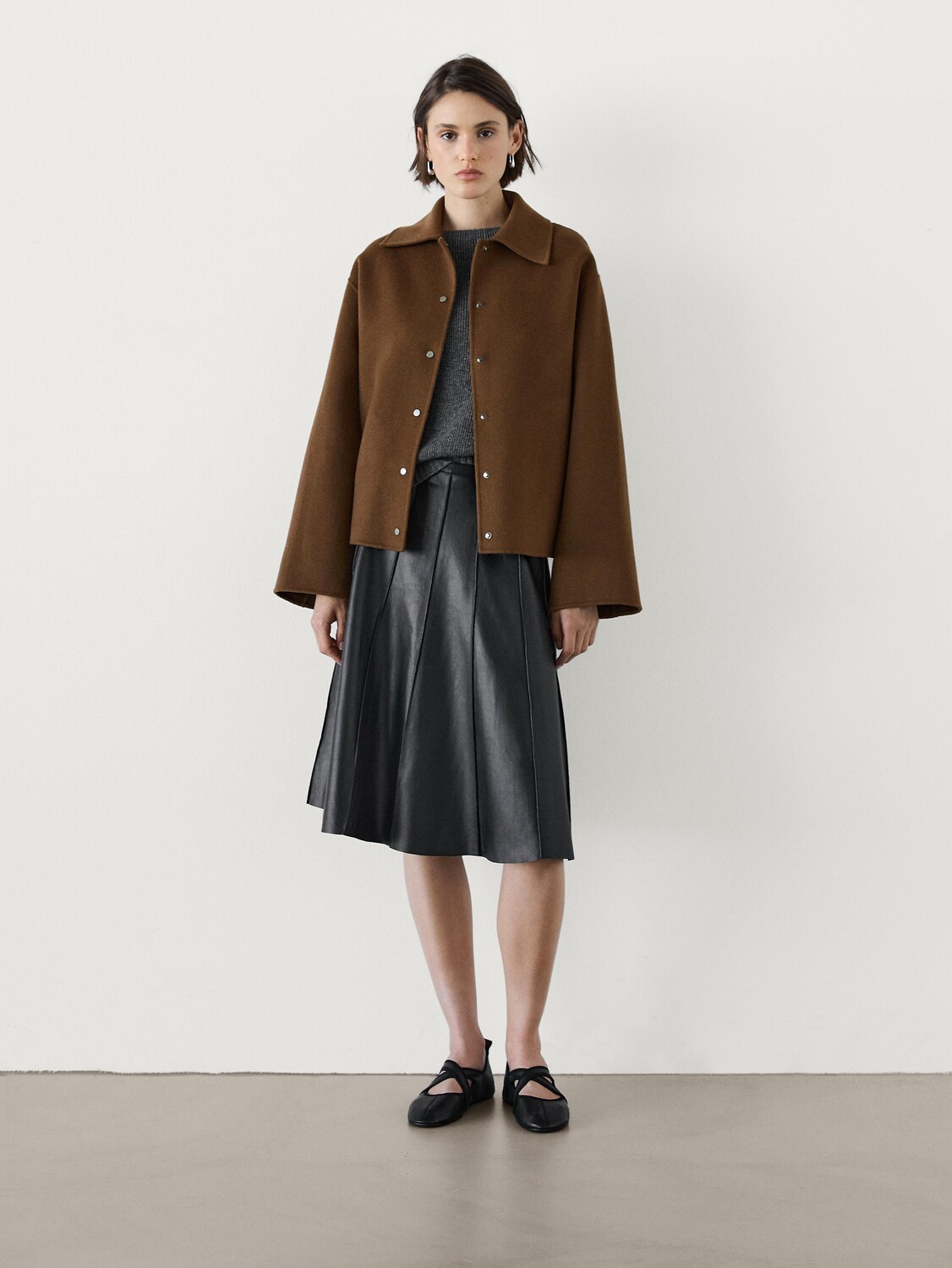 

Короткое пальто из смесовой шерсти с кнопками Massimo Dutti, коричневый