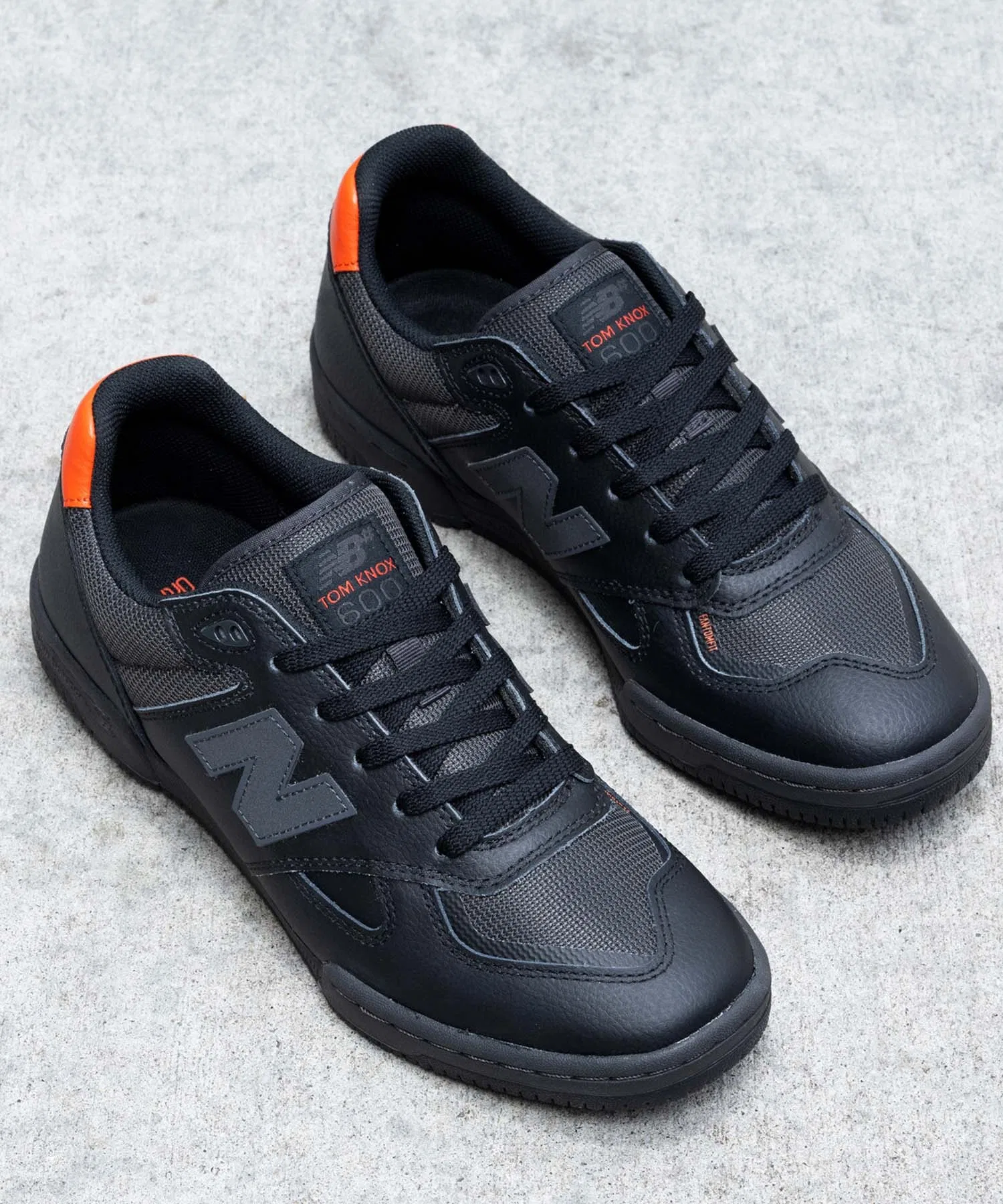 Мужские и женские кроссовки New Balance NM600 TOO