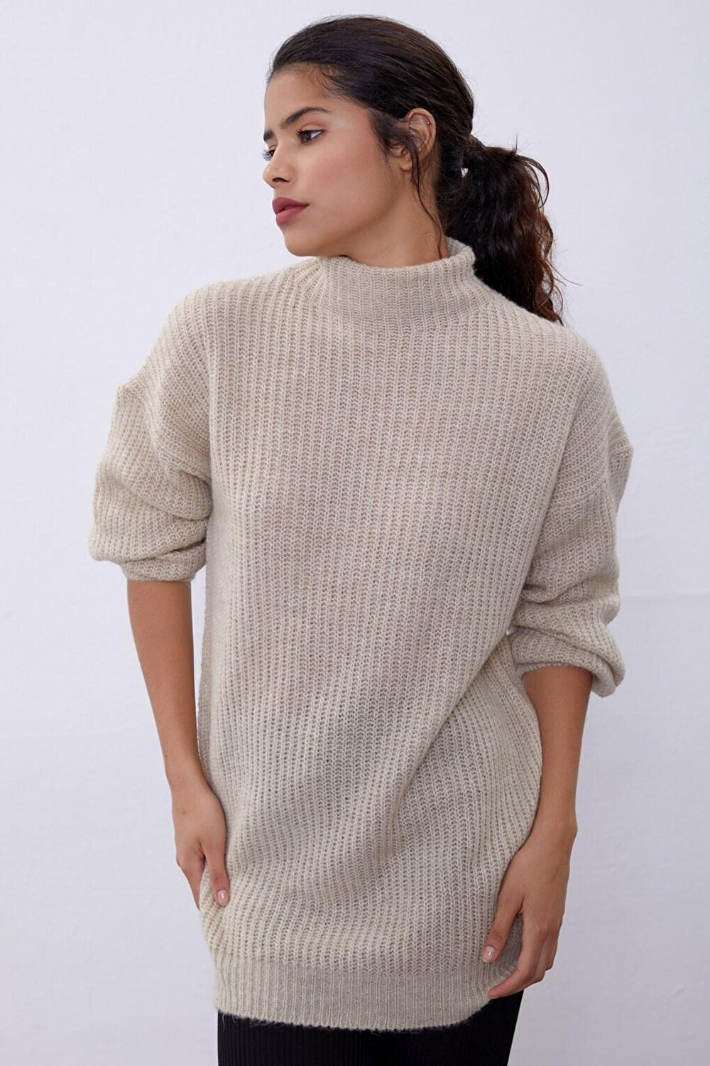 

Бежевый длинный свитер SWK4334BJ Sherin