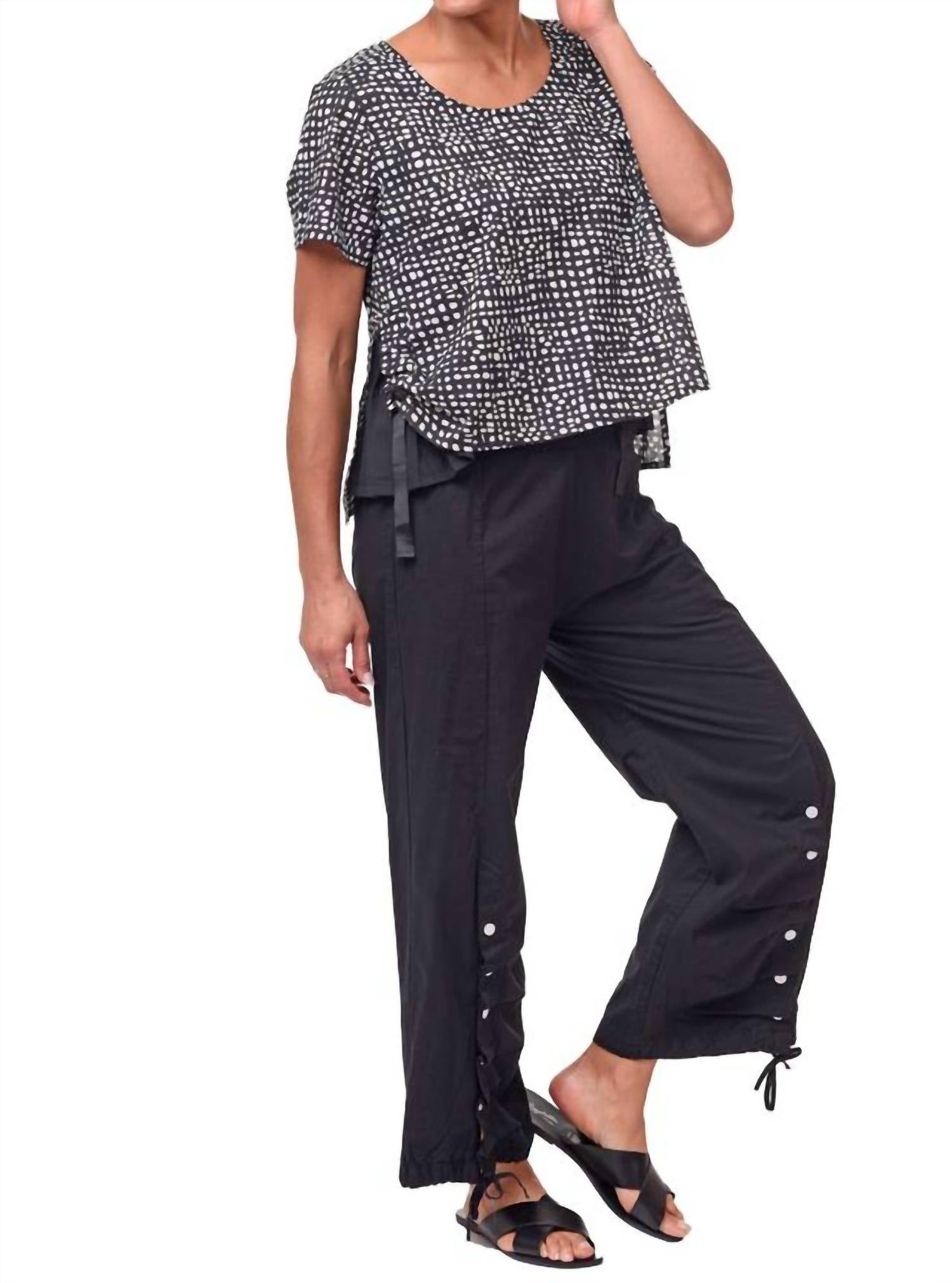 

Топ-пуловер Gweneth в черный горошек Tulip Clothing