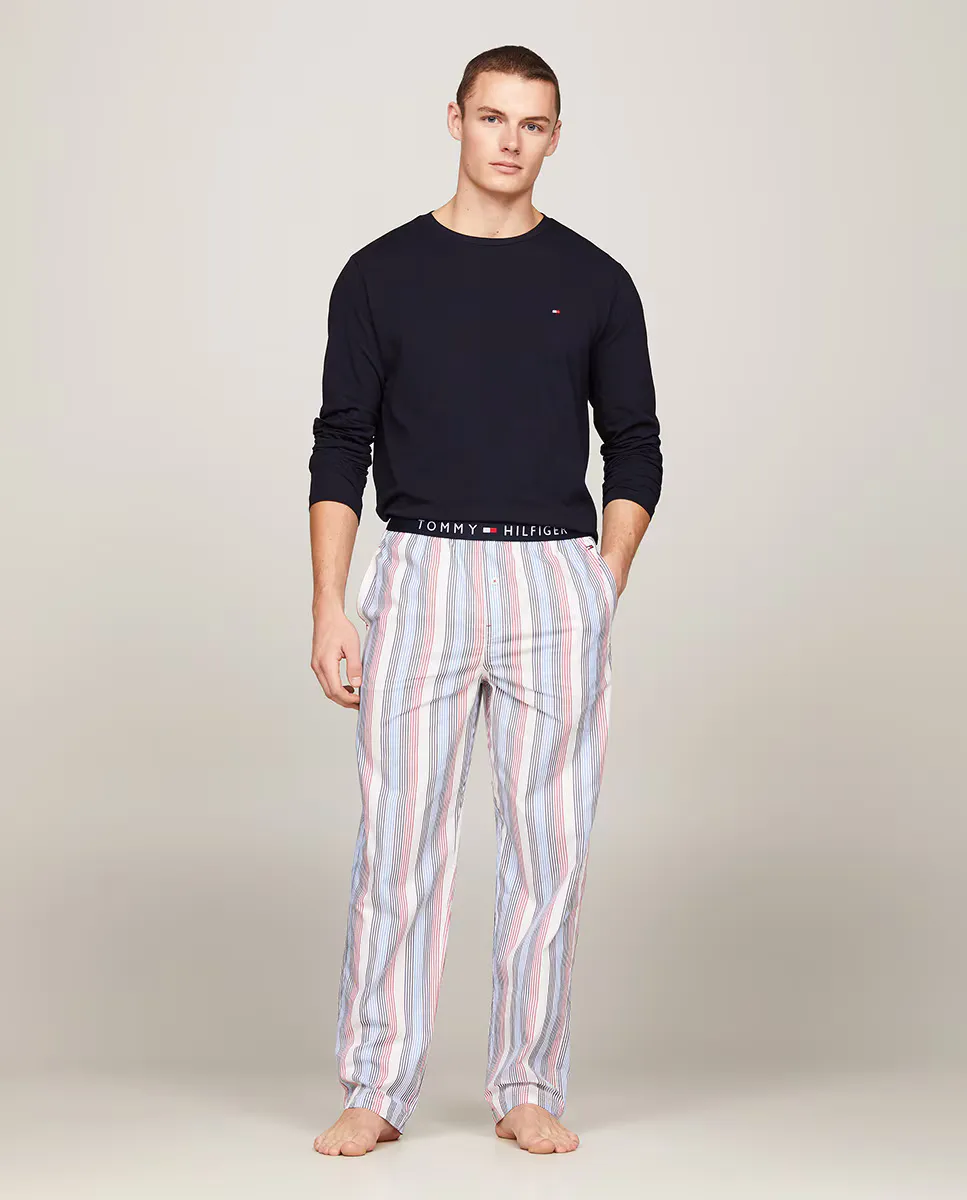 

Длинная мужская пижама из ткани и футболки Tommy Hilfiger, мультиколор