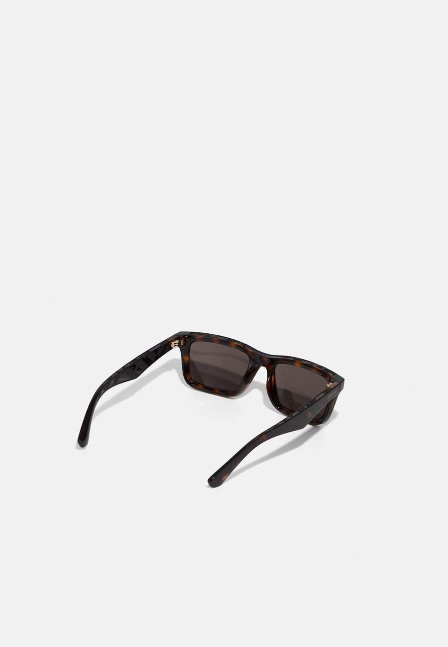 Солнцезащитные очки Burberry UNISEX, Dark Havana / Dark Brown/Dark Brown — фото 2