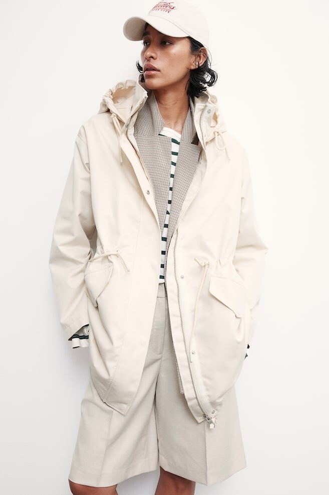 

Объемная парка с капюшоном H&M, бежевый