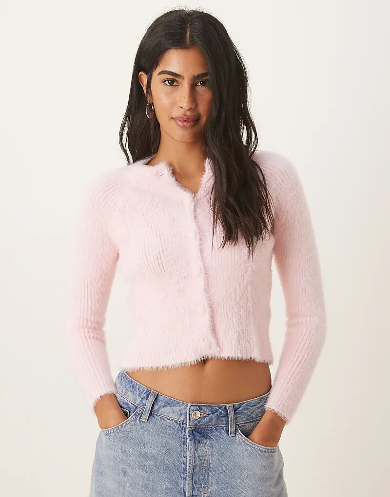 

Гламурный кардиган на пуговицах нежно-розового цвета