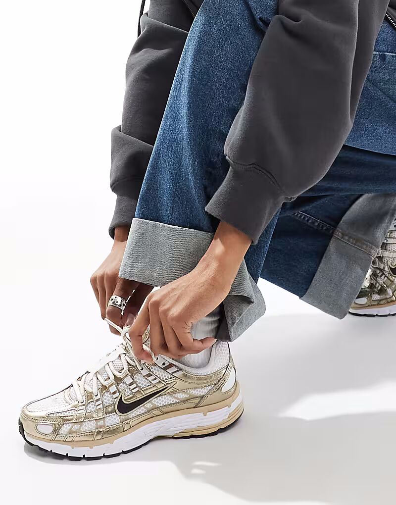 Кроссовки Nike P-6000 белого и золотого цвета — фото 3