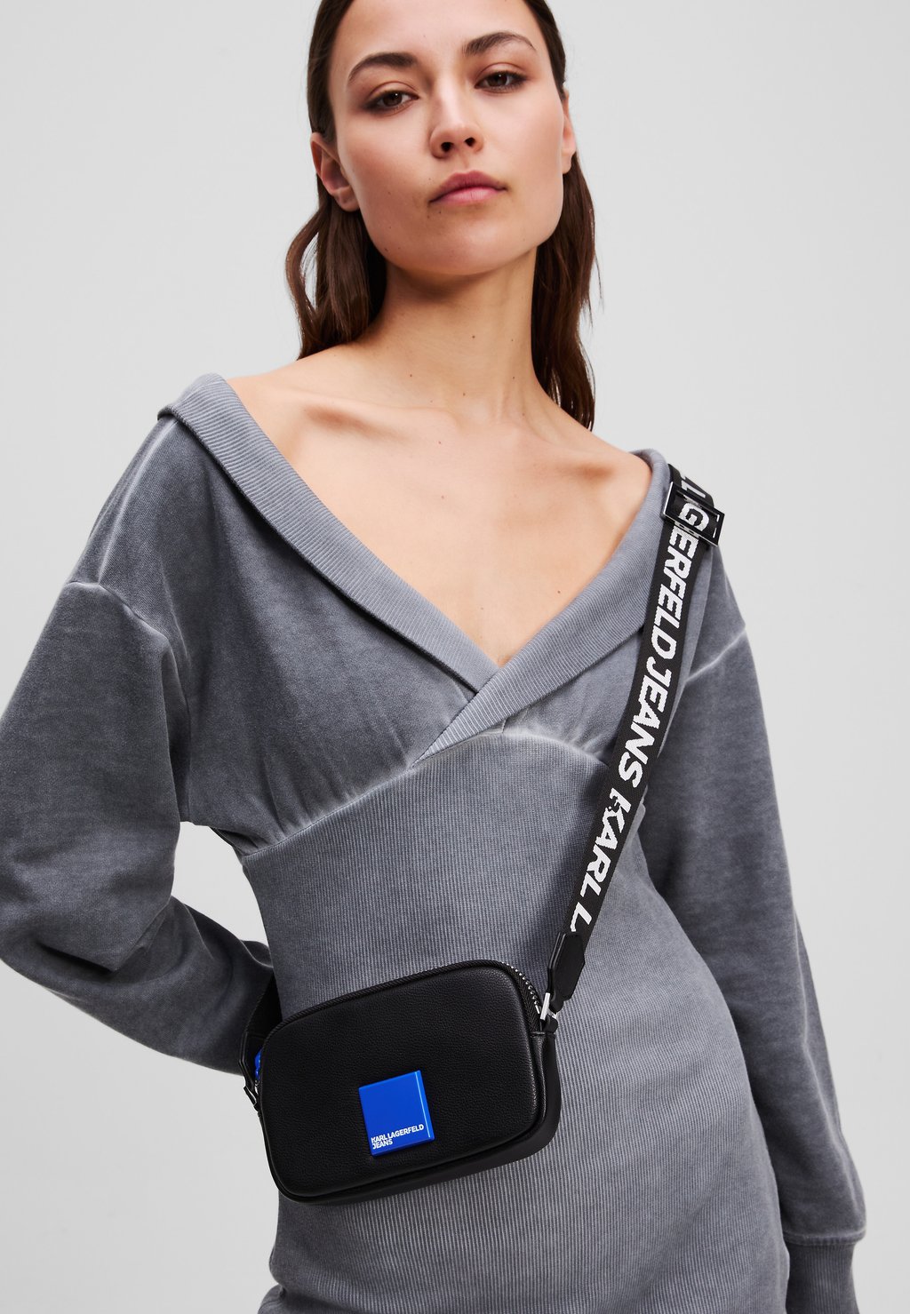

Сумка через плечо KARL LAGERFELD JEANS, черный