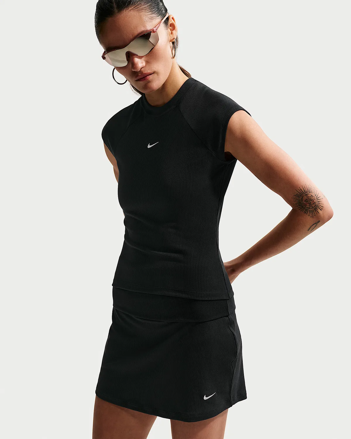 Женская юбка-шорты Nike Sportswear Chill Knit средней посадки, Black/Sail — фото 4
