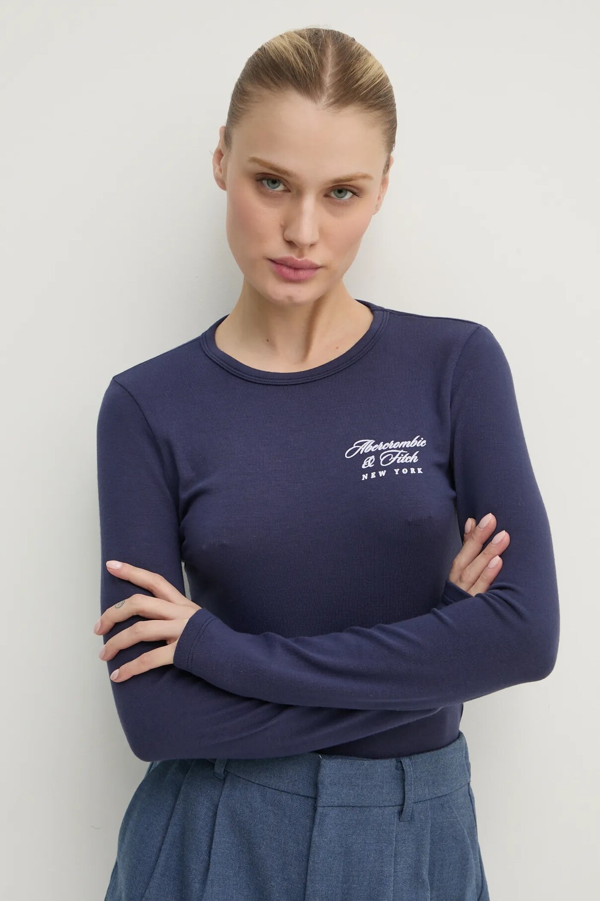 

Длинный рукав Abercrombie & Fitch, темно-синий
