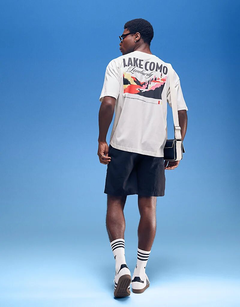 

Футболка свободного кроя ASOS DESIGN с живописным принтом кремового цвета