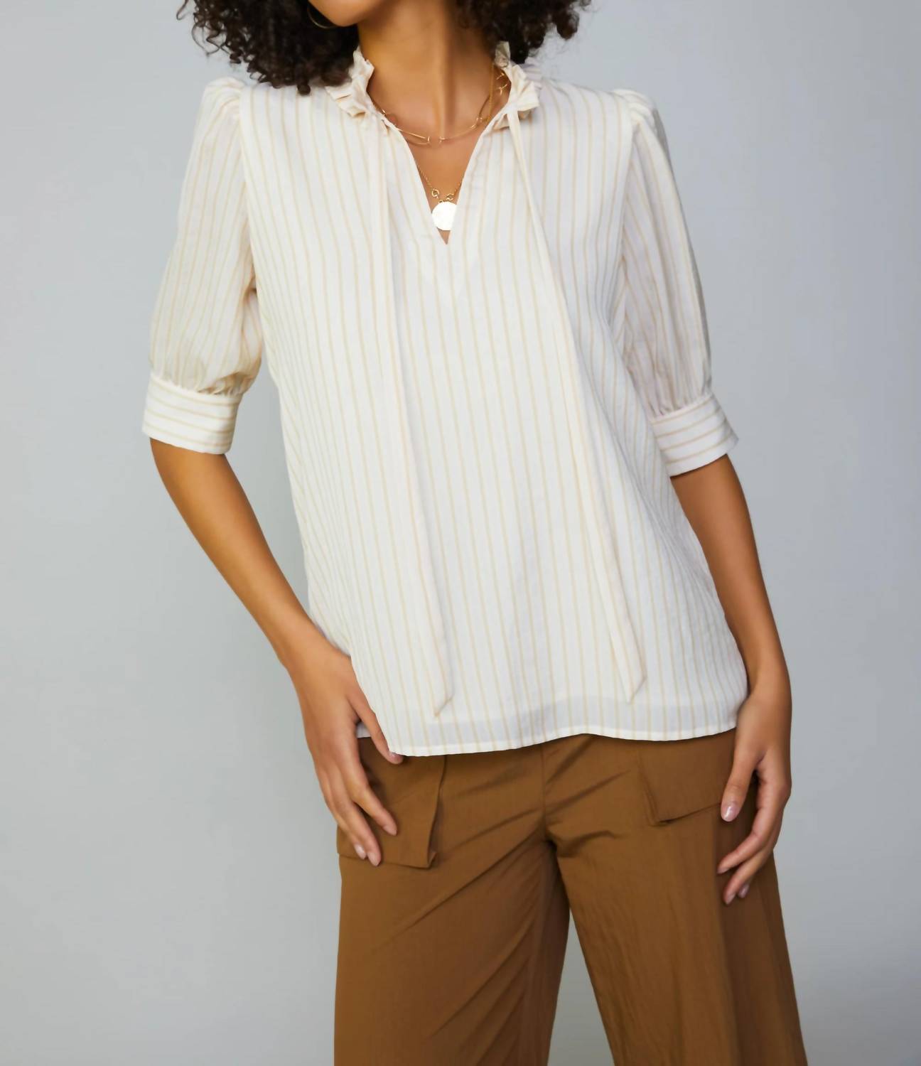 

Белая блузка с полосками и рельефными рукавами Current air