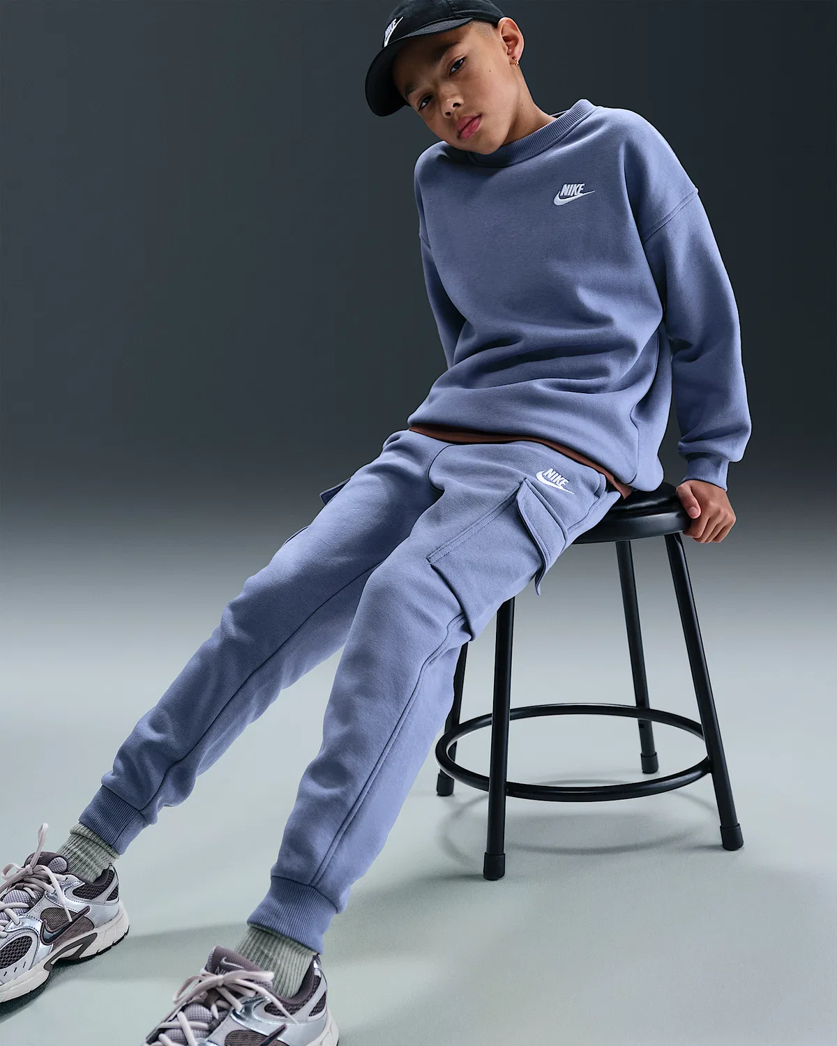 Детские карго-штаны Nike Sportswear Club Fleece, World Indigo/World Indigo/White — фото 4