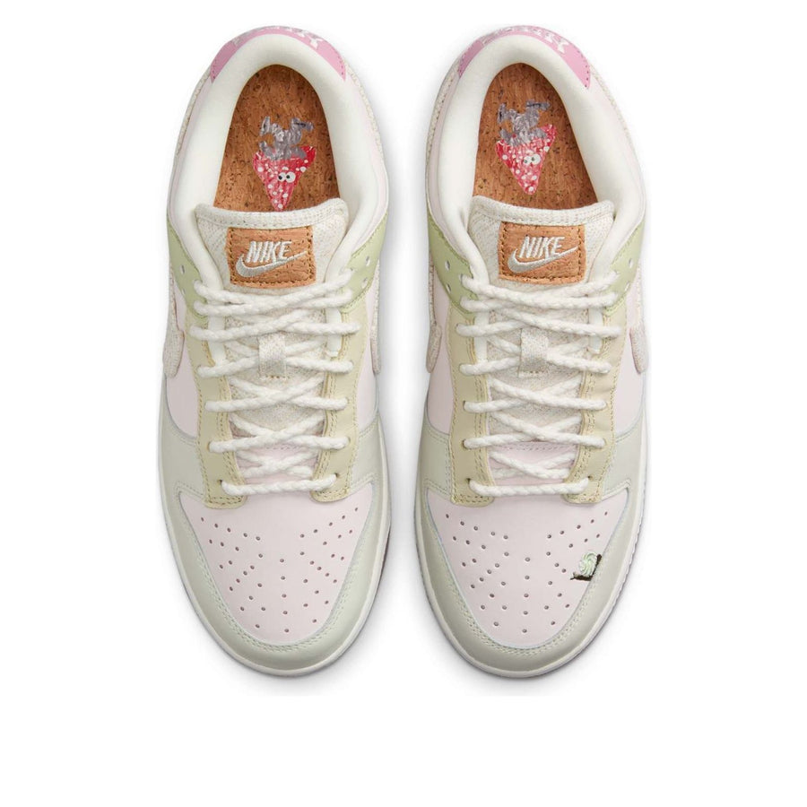 Кроссовки (WMNS) Nike Dunk Low 'Mushroom', розовый — фото 4