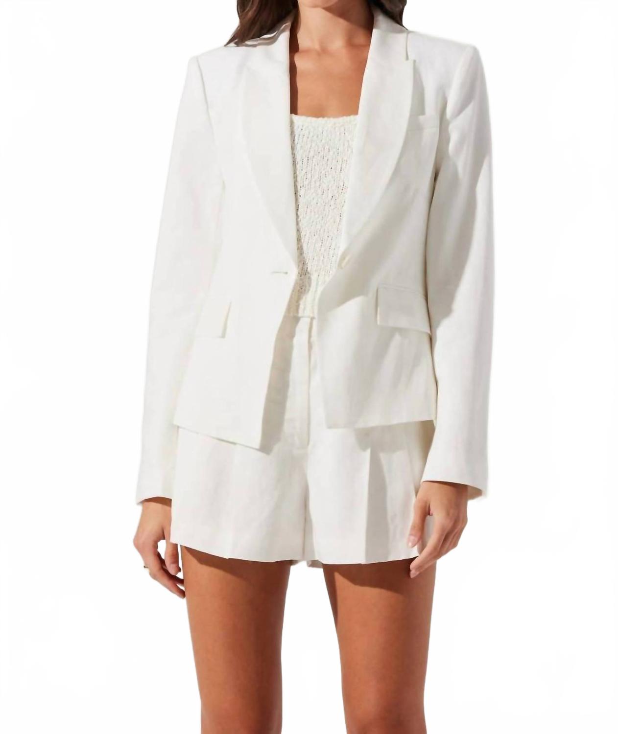 

Артис Блейзер в белом цвете ASTR